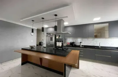 Maravilhoso sobrado em condomínio fechado com 187 m²  na vila alto de sano andré, com 3 suítes,  jacuzzi, churrasqueira privativa e 4 vagas.