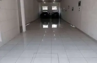 Sobrado para venda com 280 m² de construção no jardim utinga em santo andré, possui amplo salão e 10 vagas de garagem.