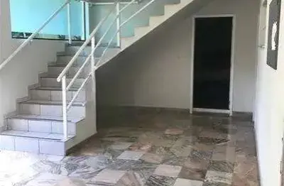 Oportunidade Imperdível! Sobrado Comercial para Locação na Av. D. Pedro II – Localização Estratégica de Alto Fluxo!