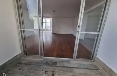 Procurando um cantinho para chamar de seu na vila andrade? este apartamento com 3 dormitórios, sendo 1 suíte e 3 vagas pode ser seu!