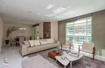 Apartamento à venda, no Condomínio Avant Garde em São Paulo, Vila Suzana, com 3 quartos, 3 suítes e 4 vagas.  194m². Sacada com churrasqueira.