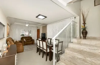 Sobrado para venda em jardim cidália com 4 quartos, sendo 1 suíte, 181m²