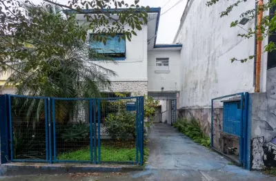 Casa à venda na Rua Conde Vicente de Azevedo, Vila Monumento, São Paulo