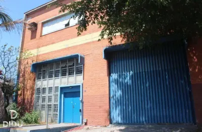 Galpão e escritórios disponíveis para locação, excelente localização, próximo à estação presidente altino, fácil acesso à rodovia castelo branco.