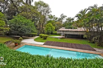 Oportunidade única para investidores, construtores e incorporadores, casa com terreno de 3.100m² na região da cidade jardim.