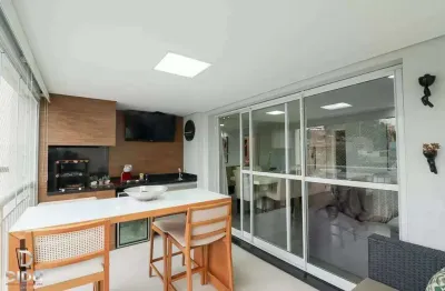 Apto à venda, no condomínio family santana, com 3 quartos,1 suíte, 2 vagas com depósito, sacada com churraqueira. decorado e proteira fechada