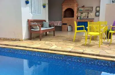 Casa à venda em bragança paulista, jardim europa com piscina e churrasqueira, com 3 quartos, 1 suíte e 2 vagas, 307m².  documentação ok