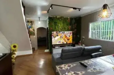 Excelente oportunidade para venda de um sobrado com 215 m² de construção, espaçoso e cheio de charme no Jardim Las Vegas em Santo André!