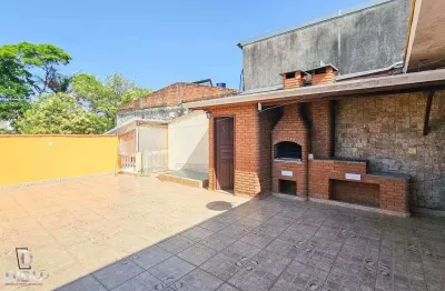 Casa à venda em Osasco, Jardim DAbril, com 3 quartos, 1 suíte e 2 vagas, com 194m². Desocupado.