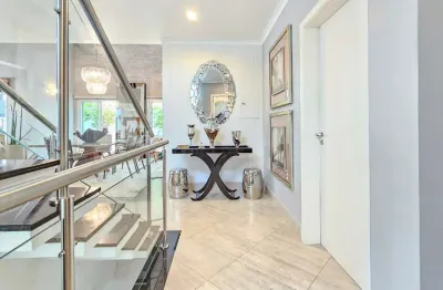 Casa no condomínio Residencial Tamboré 11 Terras de Provence para venda com 3 quartos, sendo 3 suítes , 364m²