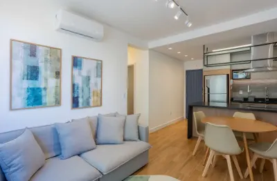 Apto 2 qtos mobiliado e reformado no centro de floripa vista da ponte