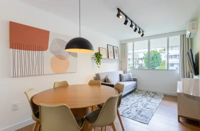 Apto de 3 qtos com suíte e vaga garagem no centro, mobiliado e reformado