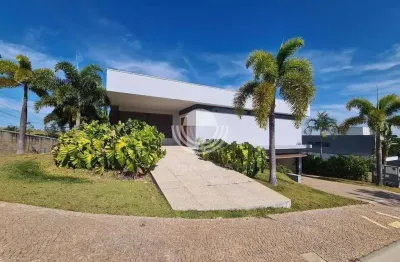 Casa com fino acabamento e planta diferenciada à venda no condomínio montblanc em campinas