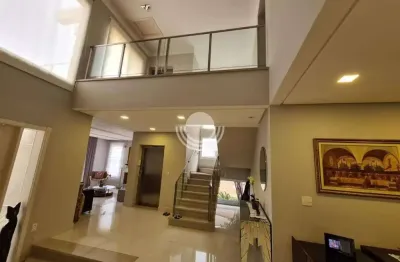 Casa à venda no condomínio alphaville dom pedro em campinas: fino acabamento, amplos cômodos, iluminação e ventilação natural excelente, elevador
