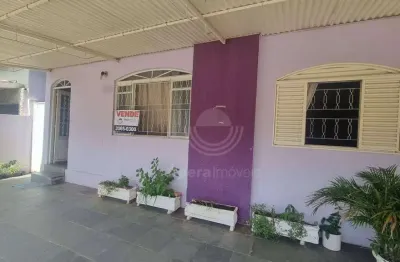 Casa térrea para vender no bairro jardim garcia em campinas.