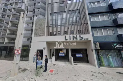 Kitnet / Stúdio à venda na Rua Lamenha Lins, 236, Centro, Curitiba