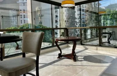 Lindo apartamento amplo e ensolarado na melhor localização  no centro de florianópolis