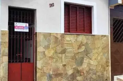 Casa com 2 quartos para alugar no pedreira, guaratinguetá , 60 m2 por r$ 1.200