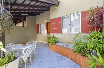 Sobrado para Venda em Pinhais, Atuba, 3 dormitórios, 1 suíte, 3 banheiros, 2 vagas