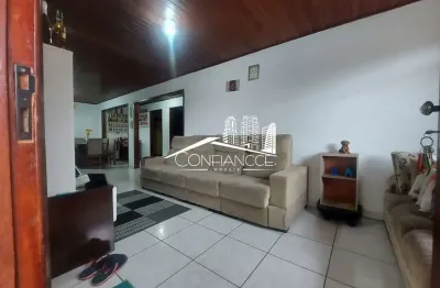 Casa com 4 quartos à venda na rua joão pinto martins, 100, guaraituba, colombo, 200 m2 por r$ 490.000