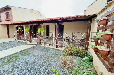 Casa com 3 quartos à venda na rua evaristo berleze, bacacheri, curitiba, 250 m2 por r$ 780.000