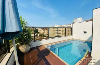 Casa triplex com 170 m² com 2 suítes e 2 vagas de garagem