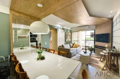 Maravilhso apto. padrão com 98m² úteis - porteira fechada - reformado - 02 dorms. sendo 01 suíte - varanda - 01 vaga por r$ 637 mil - aparecida/santos