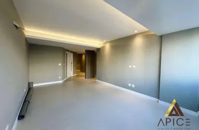 Lindo apartamento 100% reformado à 01 quadra da praia com 155m² úteis - 03 dorms. sendo 02 suítes - 04 w.c - 01 vaga por r$ 1.589m - gonzaga/santos