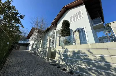 Casa com 3 quartos à venda no Bom Retiro, Joinville 