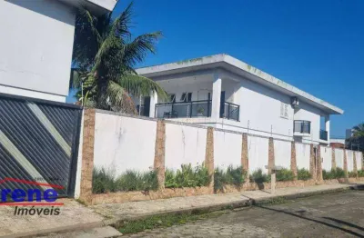 Linda casa alto padrão, lado praia, 100 metros do mar.