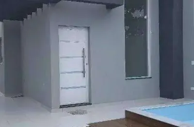 Casa linda,com fachada  moderna com piscina grande, lado praia. pronta pra receber sua família!!!