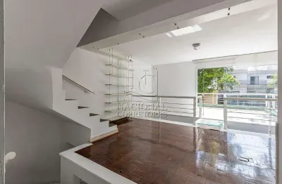 Sobrado a venda com 216m², 3 dormitórios, 1 suíte 4 banheiros e 2 vagas - Jardim - Santo André - SP