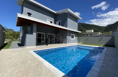 Casa com 5 quartos, praia da lagoinha, ubatuba - r$ 1.75 mi, cod: 2233