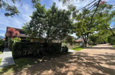 Casa com 4 dorms, condomínio lagoinha, ubatuba - r$ 2.78 mi, cod: 2347