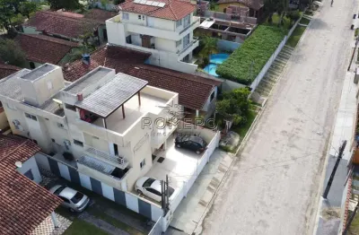 Casa com 6 suites, piscina na praia do sape - ubatuba - cod 546