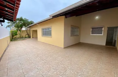 Casa para venda em itanhaém, centro, 2 dormitórios, 1 suíte, 1 banheiro, 4 vagas