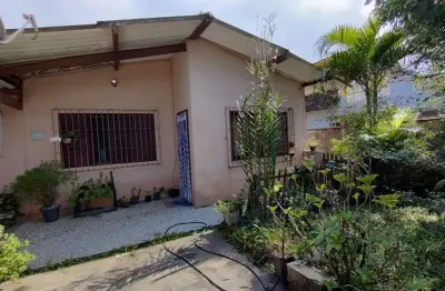 Casa para venda em itanhaém, umuarama, 2 dormitórios, 1 banheiro, 2 vagas