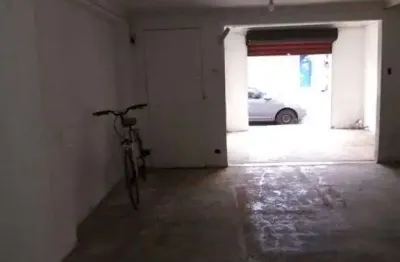 Casa à venda, ótima para comércio em avenida de relevância em santos