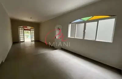Casa à venda no jardim ester yolanda com 153m², 3 quartos sendo 1 suíte, 3 vagas de garagem e churr