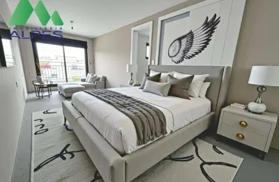 Prontos para morar triplex de frente pra rua no melhor da região