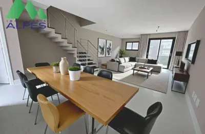Prontos para morar triplex de frente pra rua no melhor da região
