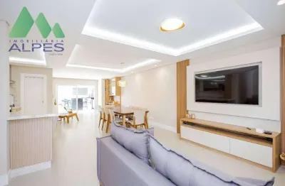 No melhor do xaxim excelente sobrado com 04 dormitórios com painel de energia solar