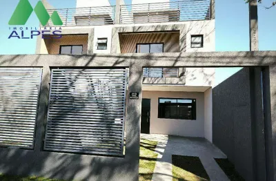 Triplex de frente para rua com excleente padrão de acabamento