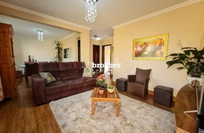 Sobrado triplex com 3 quartos e 2 suítes no melhor do mercês - venda rebrokers