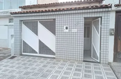 Casa com 3 quartos para alugar na Rua Euclides Dantas, 323, Centro, Vitória da Conquista