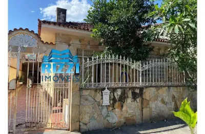 Casa linear - beira de rua - com excelente potencial no bairro do anil/jacarepaguá