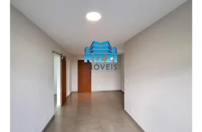 Lindo apartamento com 03 quartos, sendo 01 suíte na freguesia