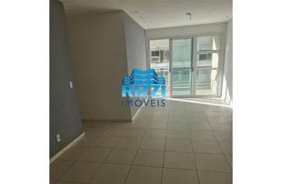 Excelente apartamento com 02 quartos (01 suíte) na freguesia