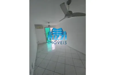 Ótimo apartamento com 02 quartos no moradas do itanhangá