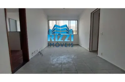 Cód: mcr016 - excelente apartamento com 3 quartos na principal via do bairro da freguesia em jacarepaguá